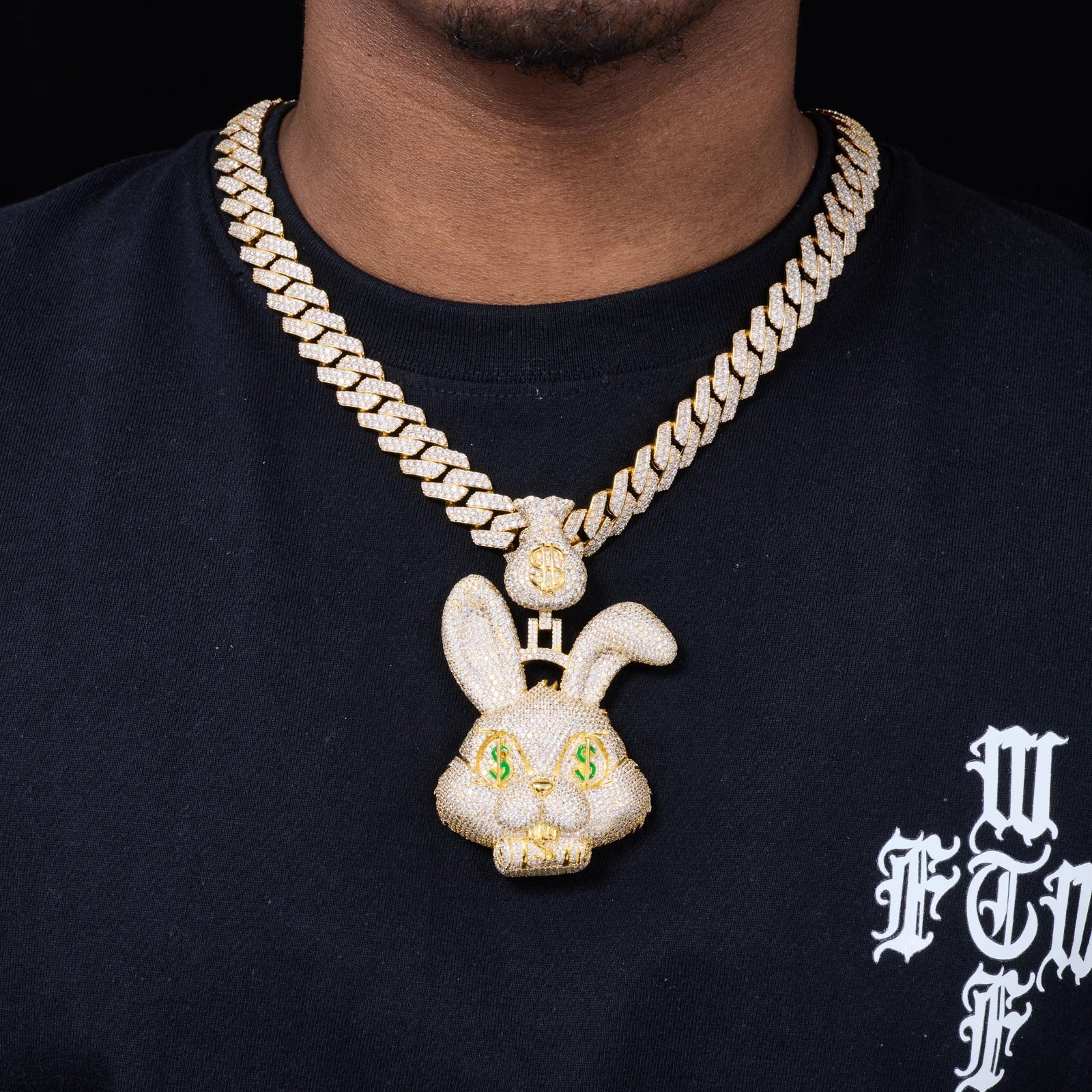 Exploring The Unique Glamour of Moissanite Diamonds in Hip Hop Jewelry