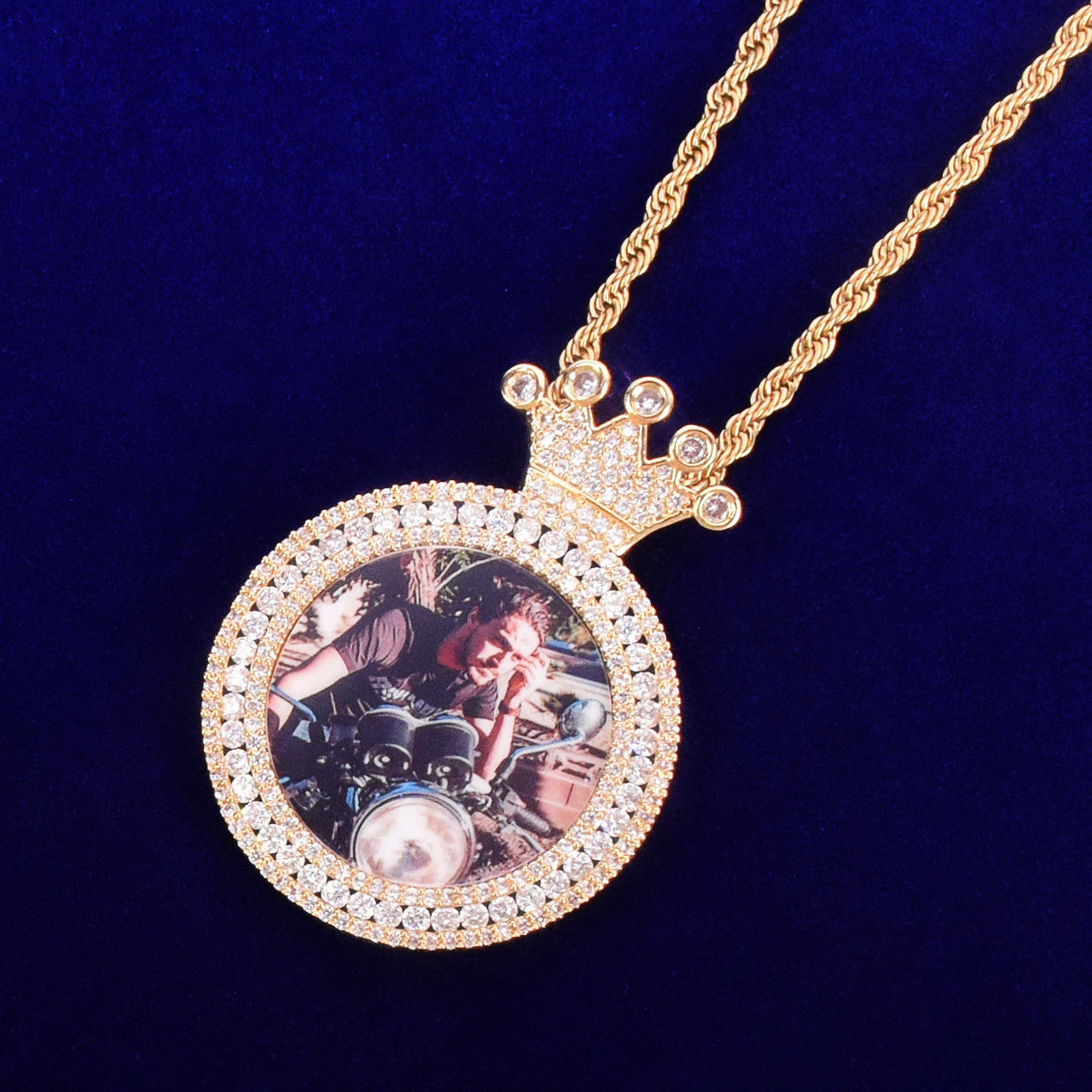 Customized Kings Crown Photo Picture AAA True Micro Pave 18k Gold 925 Silver Pendant Necklace