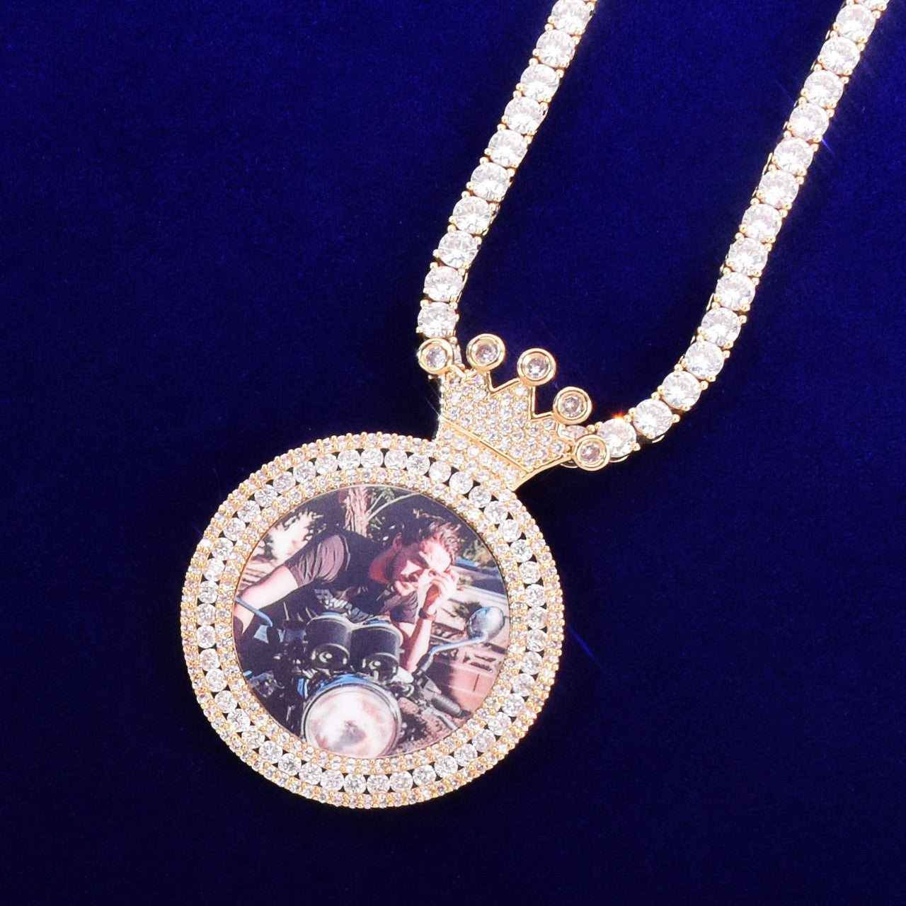 Customized Kings Crown Photo Picture AAA True Micro Pave 18k Gold 925 Silver Pendant Necklace