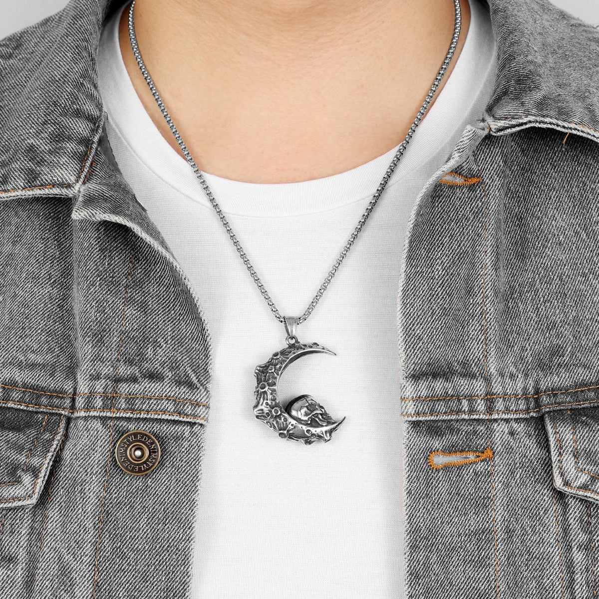 No Fade Stainless Steel Unique Skull On The Moon Street Wear Pendant Chain Necklace