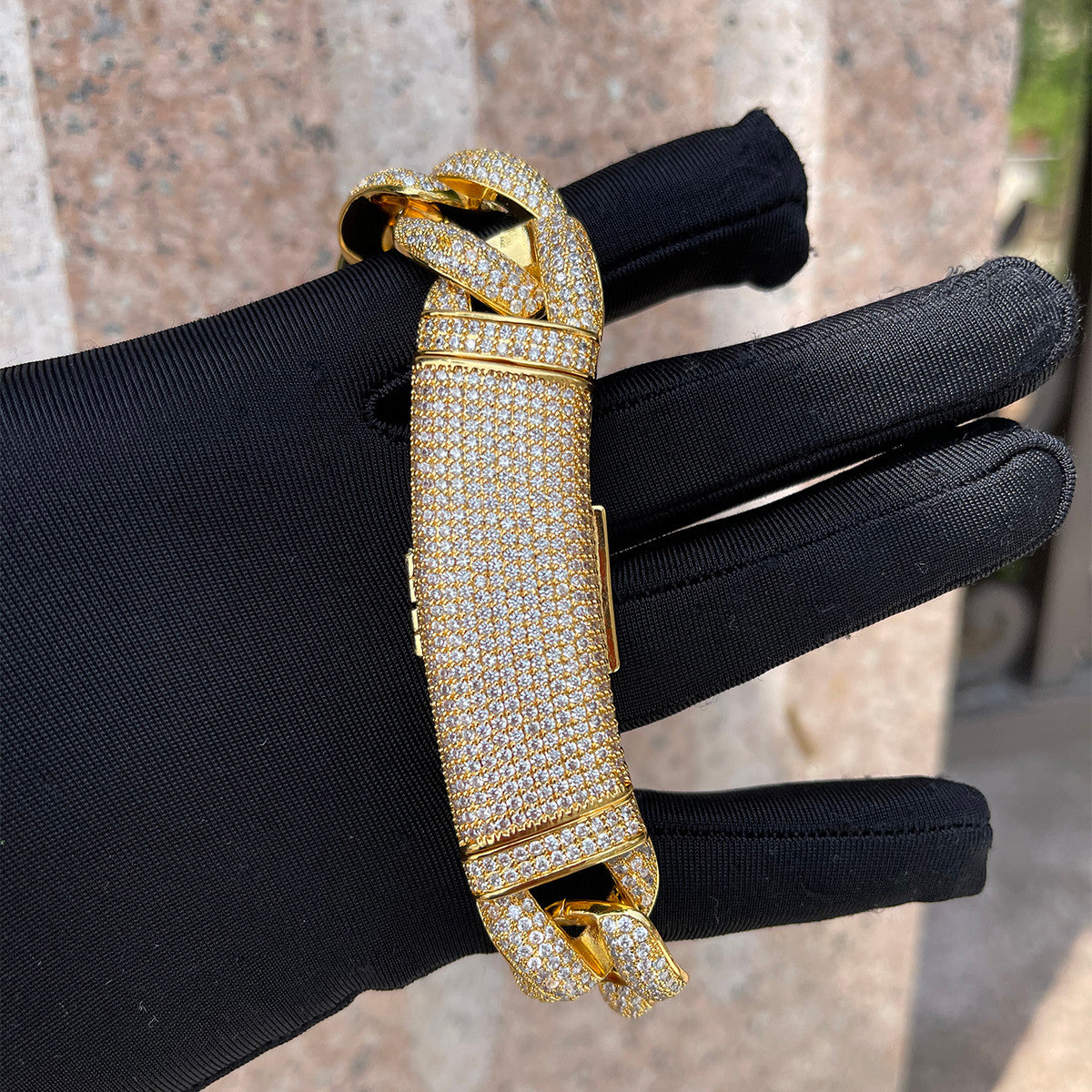 The Cuban King | 18mm VVS Diamond CZ Iced Blinged Out Hip Hop Cuban Link Bracelet