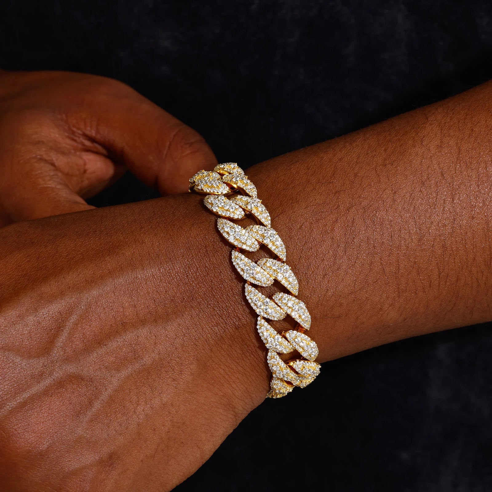 Cuban Delight | 15mm Luxury Embeded Cross Link S925 Sterling Silver Moissanite Bracelet