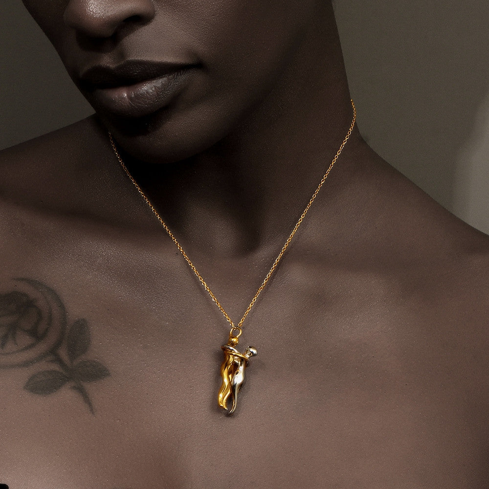 18k Gold Stainless Steel Waterproof Lovers Hugging Couple Silver Pendants Necklace