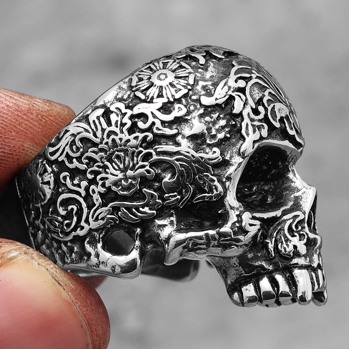 Mens Vintage Vampire 316L Stainless Steel Street Wear Carved Skull Rings