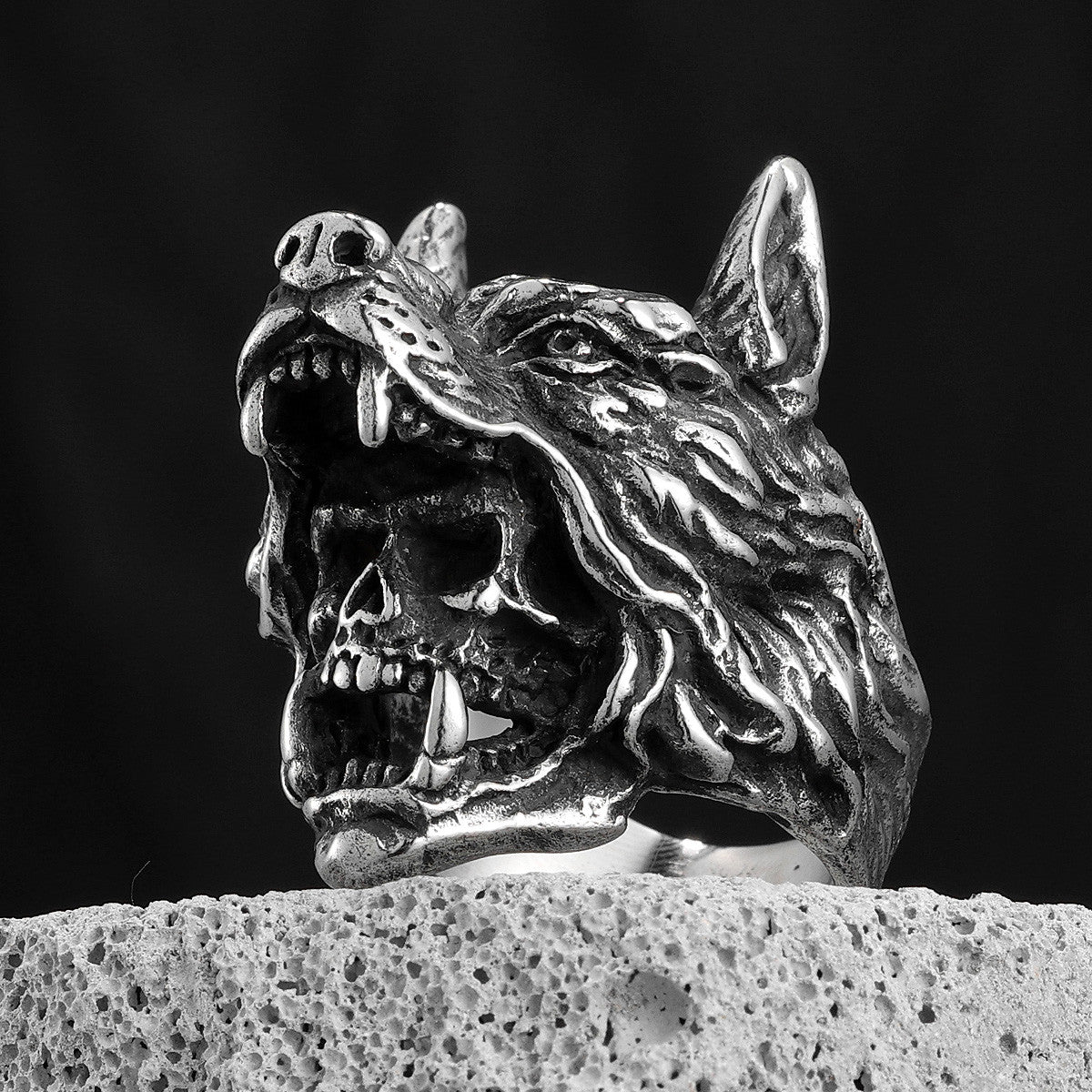Wold Warrior | 316L No Fade Stainless Steel Men Viking Wolf Skull Unique Ring