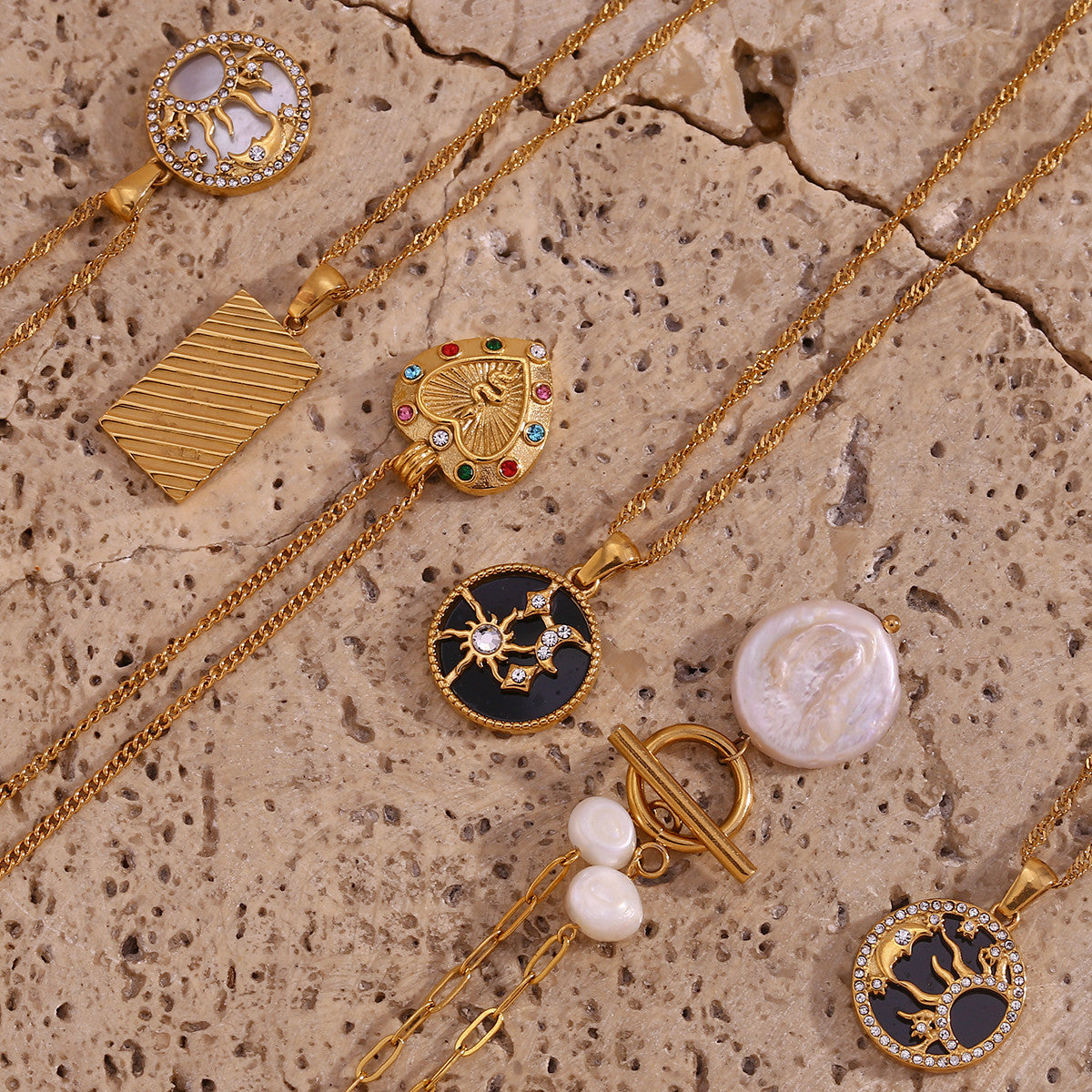 Ladies 18k Gold Waterproof Stainless Steel Heart Freshwater Pearl Pendant Necklaces