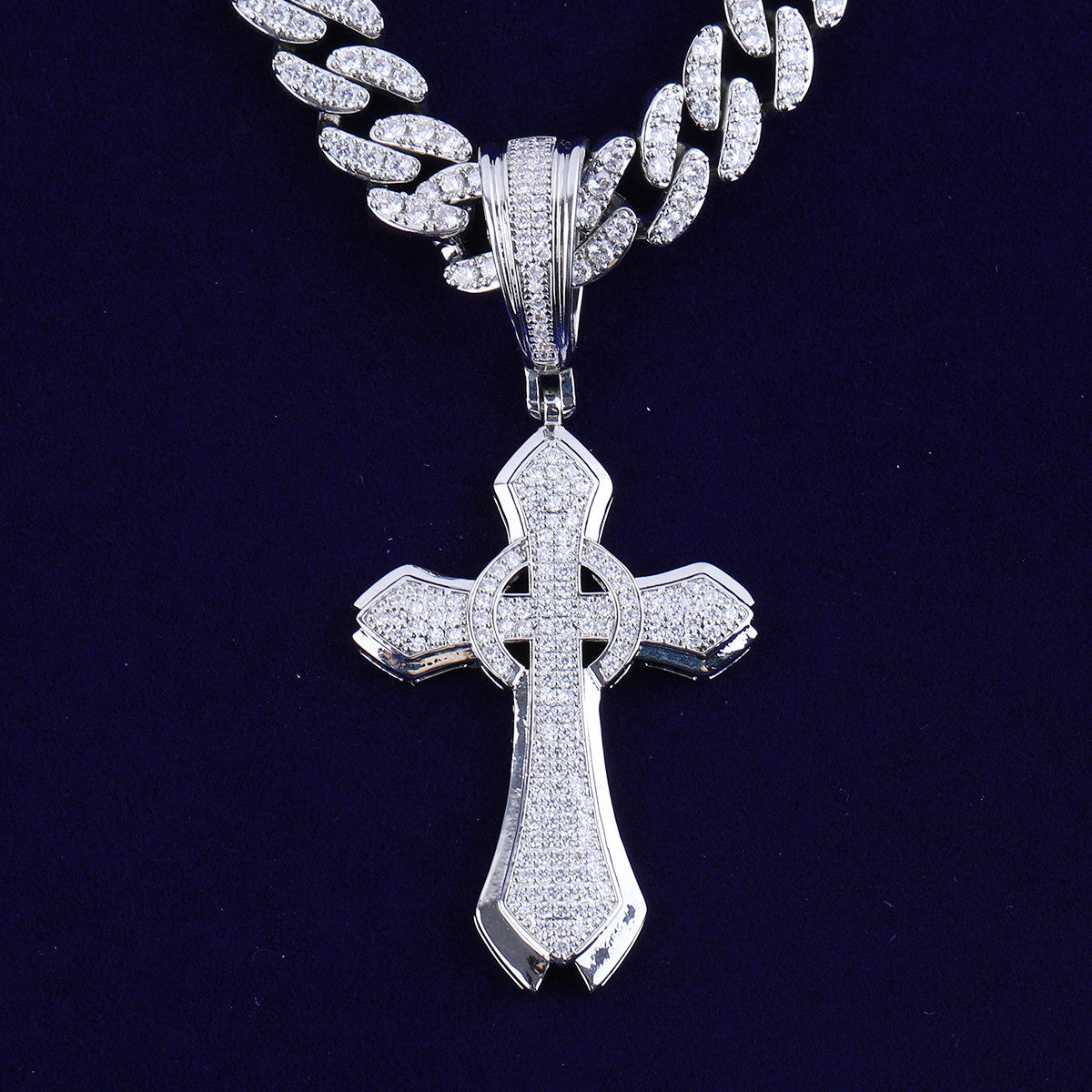 Circle Cross | VVS Diamond CZ Iced Blinged Out Hip Hop Prong Set Cross Pendant