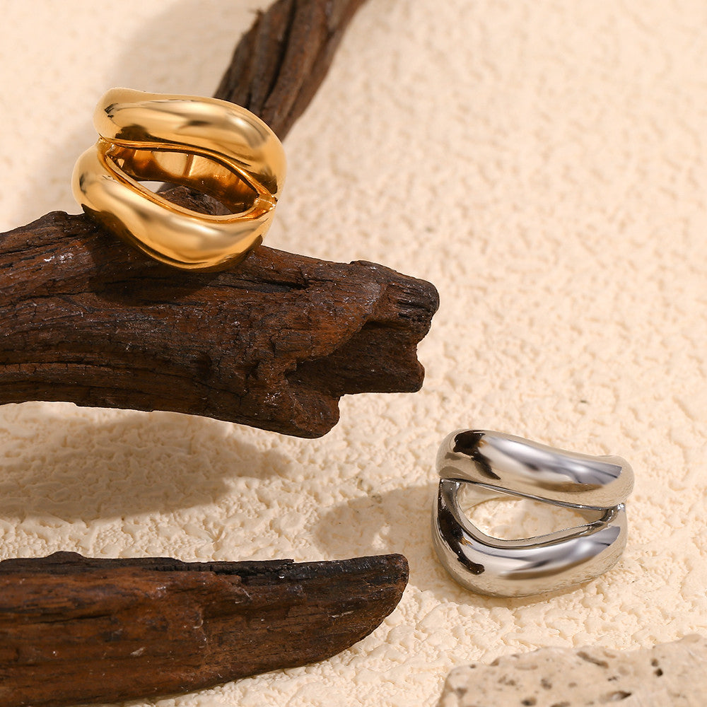 Ladies 18k Gold Stainless Steel Fashion Lips Shape Waterproof Layer Rings