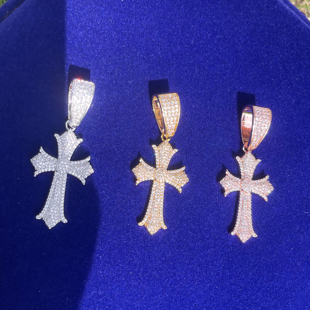 Protection Cross | Prong Set VVS Diamond Stone Iced Cross Pendant