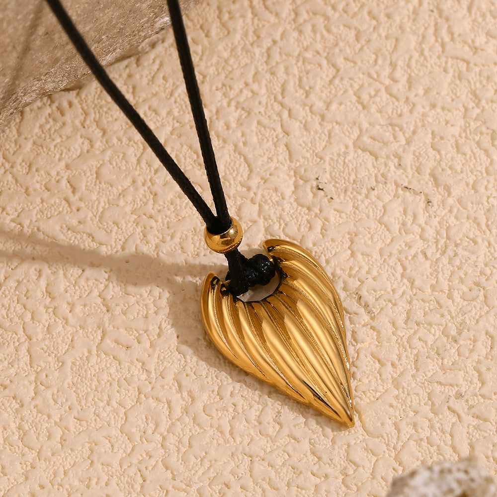 Waterproof Gold Stainless Steel Art Deco Love Heart Leather Rope Necklace