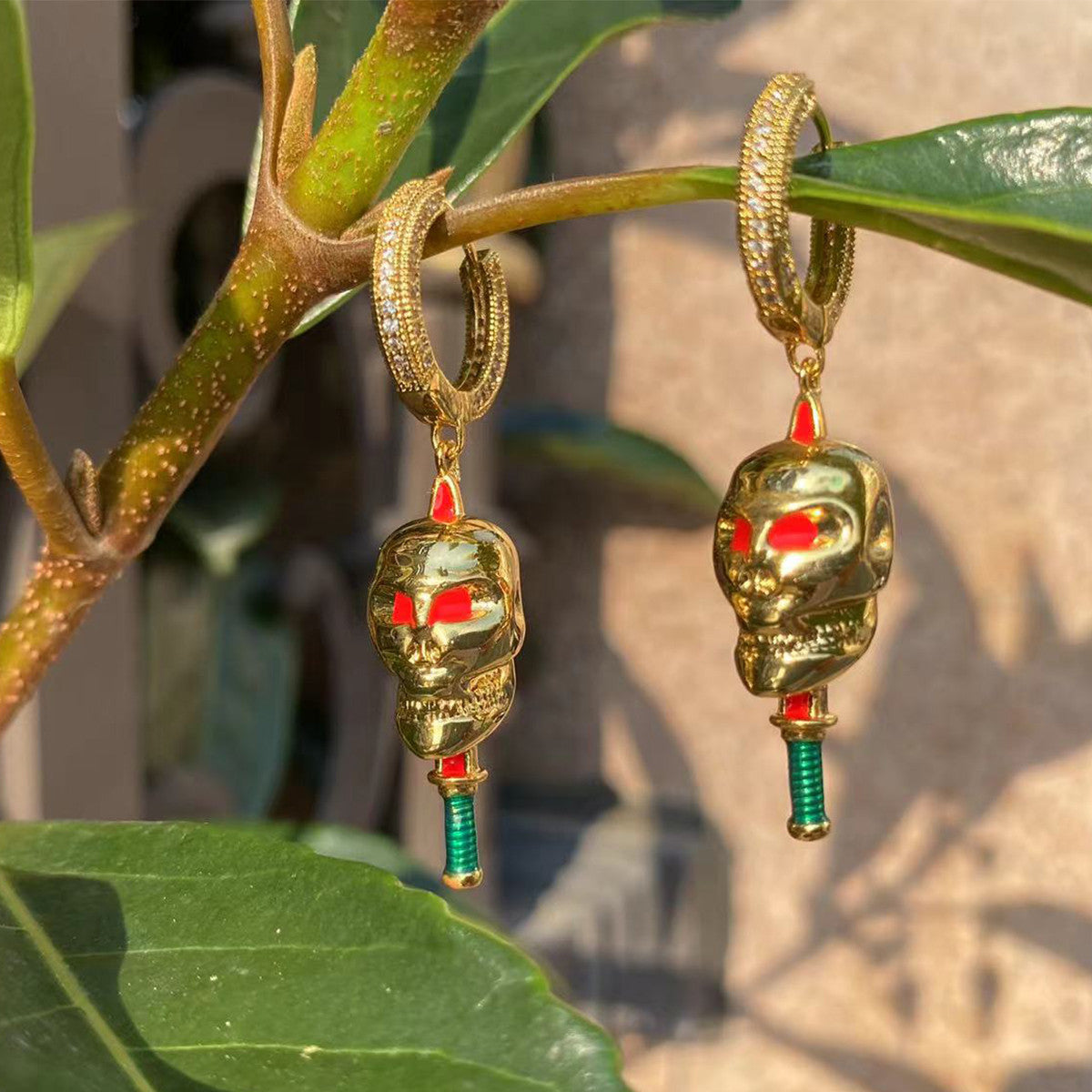 The Skulls Dagger | 4 Prong Set Huggie Street Wear Hip Hop Earrings