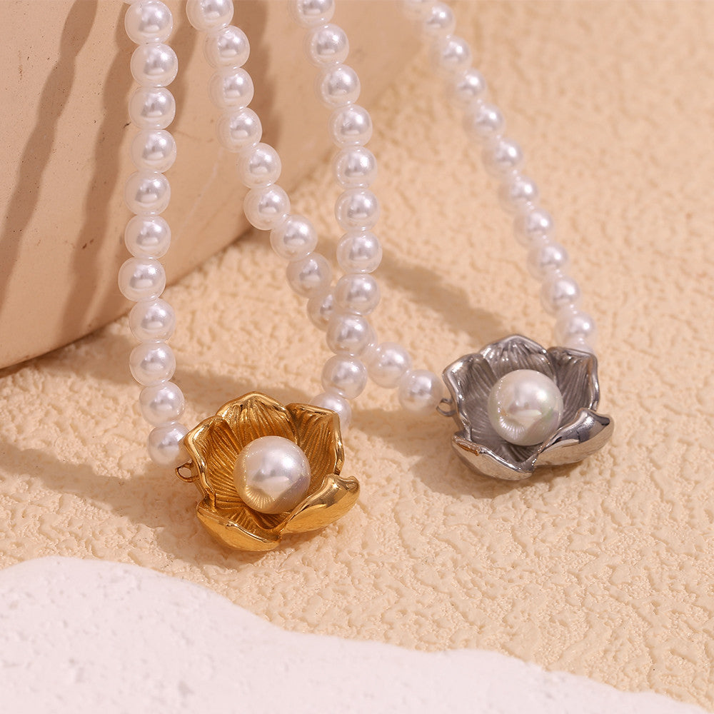 Water Resistant Imitation Pearl 18k Gold Stainless Steel Flower Necklace Pendant