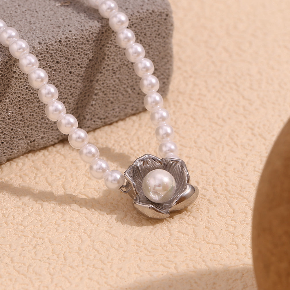 Water Resistant Imitation Pearl 18k Gold Stainless Steel Flower Necklace Pendant