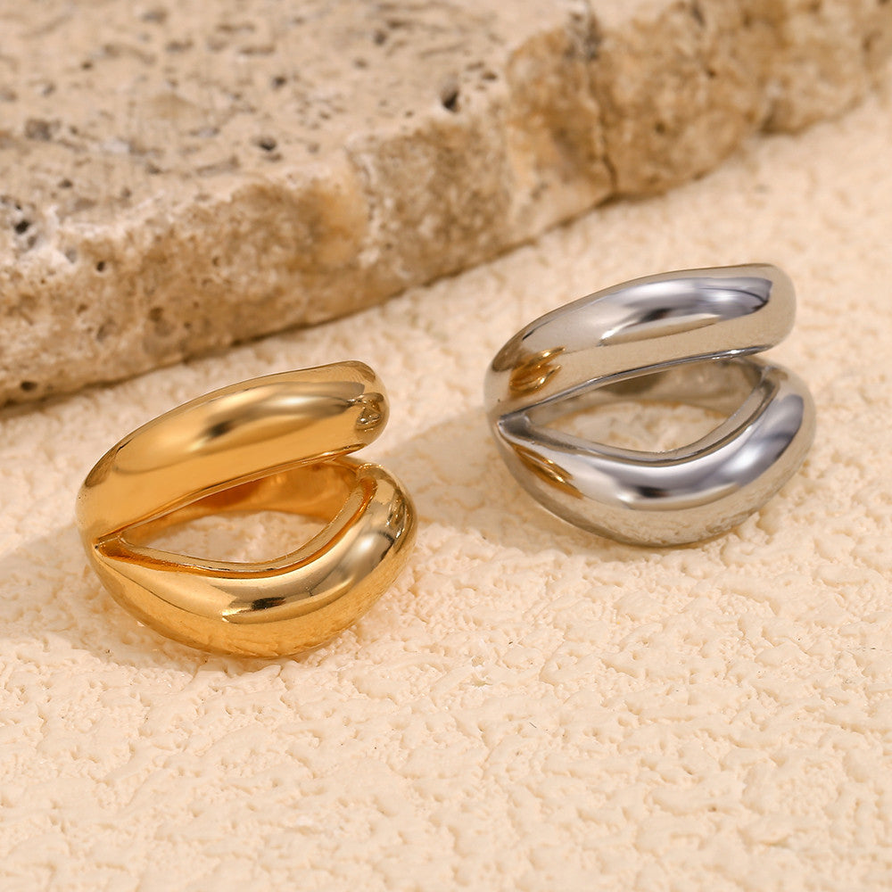 Ladies 18k Gold Stainless Steel Fashion Lips Shape Waterproof Layer Rings