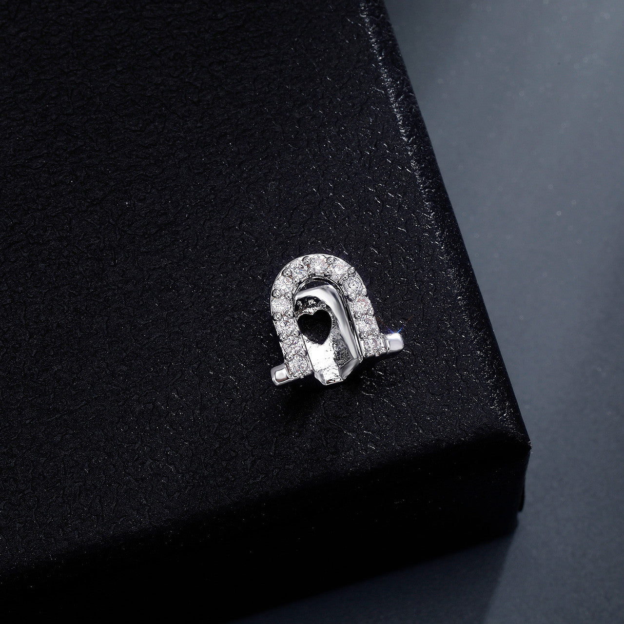 Iced Clover Heart | VVS Diamond CZ Heart Stone Lucky Horse Shoe Mouth Tooth Teeth Hip Hop Grillz