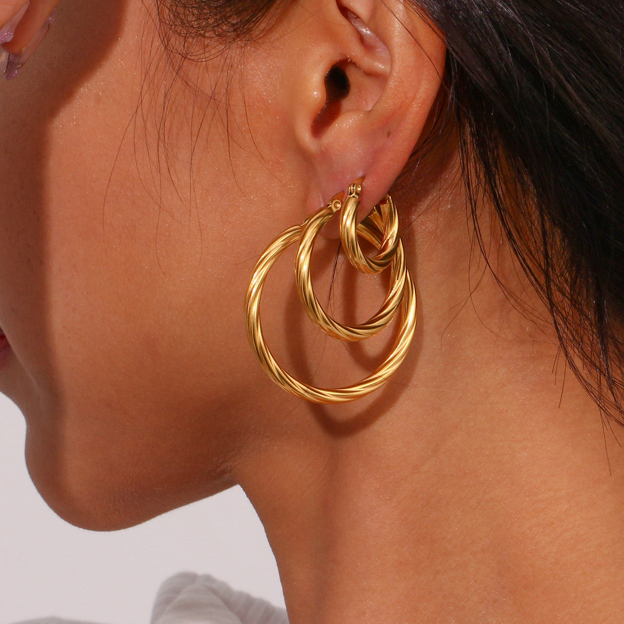 Ladies 18k Gold Twisted Hoop Solid Stainless Steel Waterproof Bling Earrings
