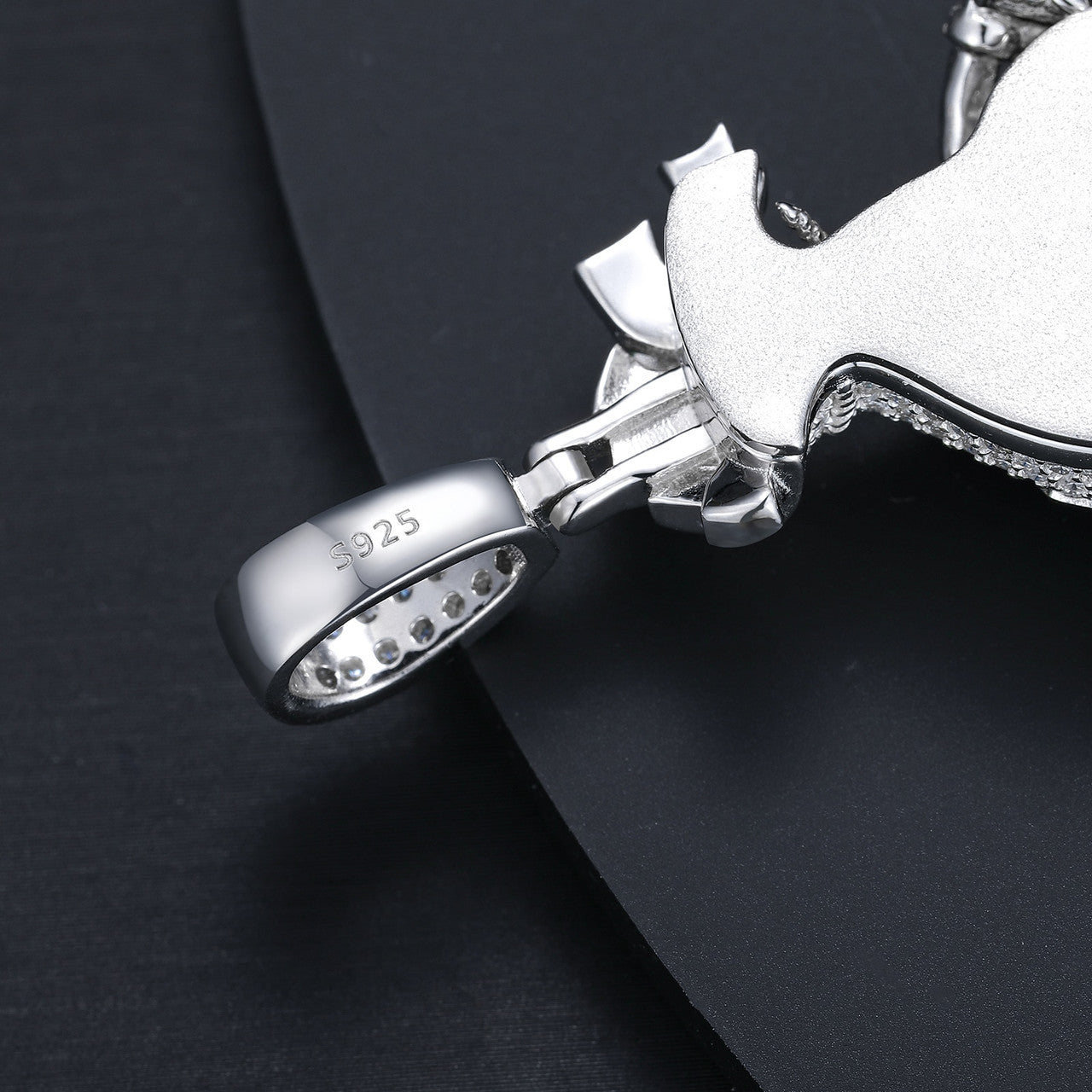 Diamond Dash | Flooded Ice Moissanite Diamond Running Money Bag Hip Hop Pendant