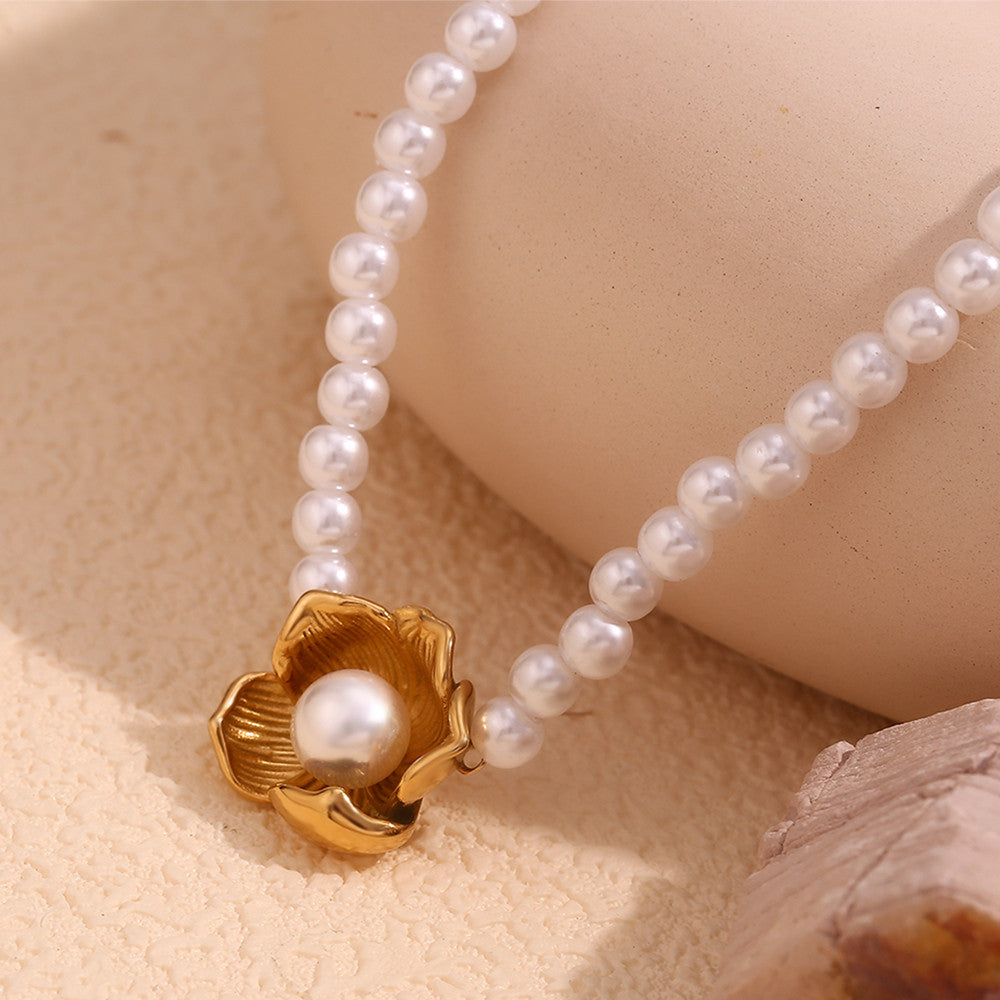 Water Resistant Imitation Pearl 18k Gold Stainless Steel Flower Necklace Pendant