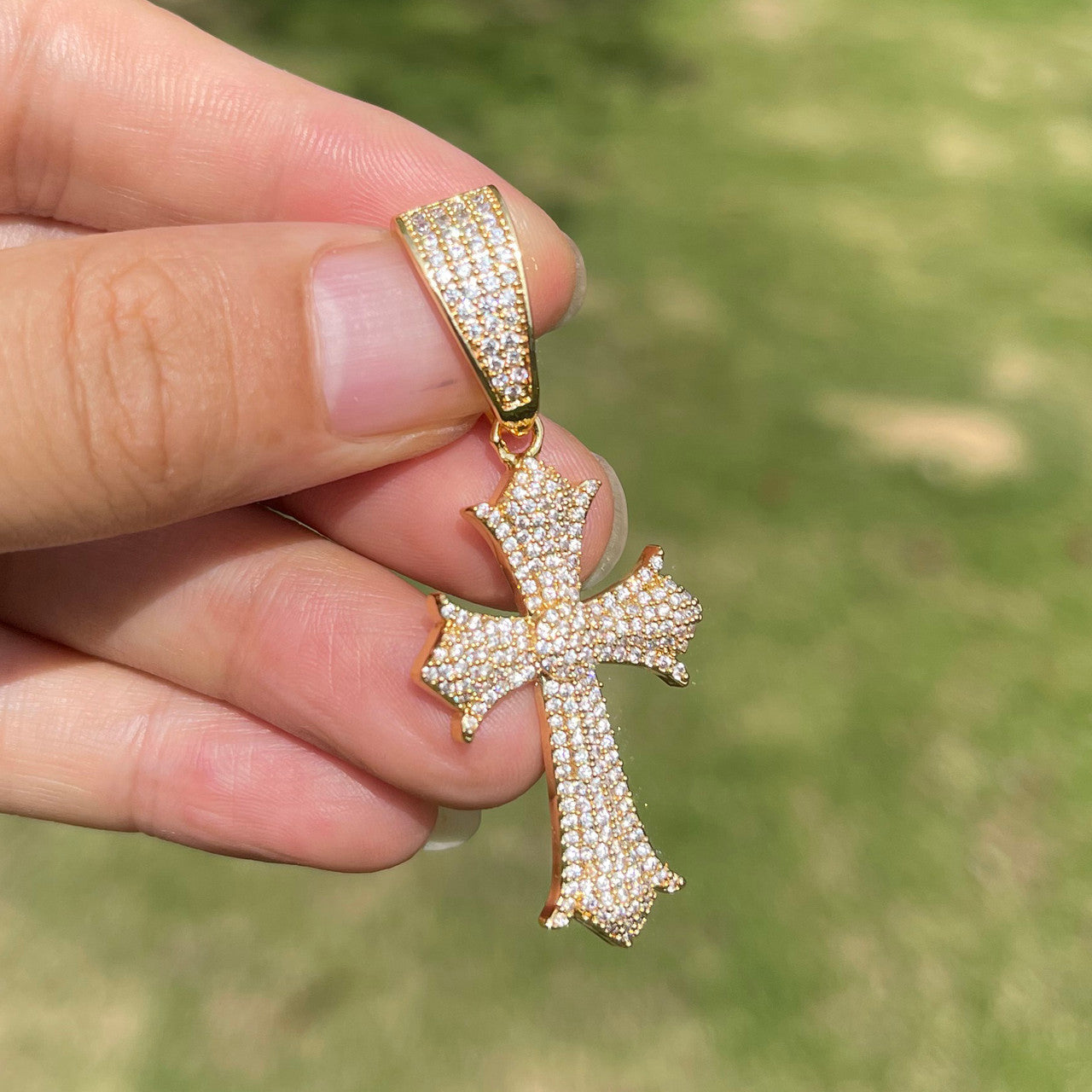 Protection Cross | Prong Set VVS Diamond Stone Iced Cross Pendant