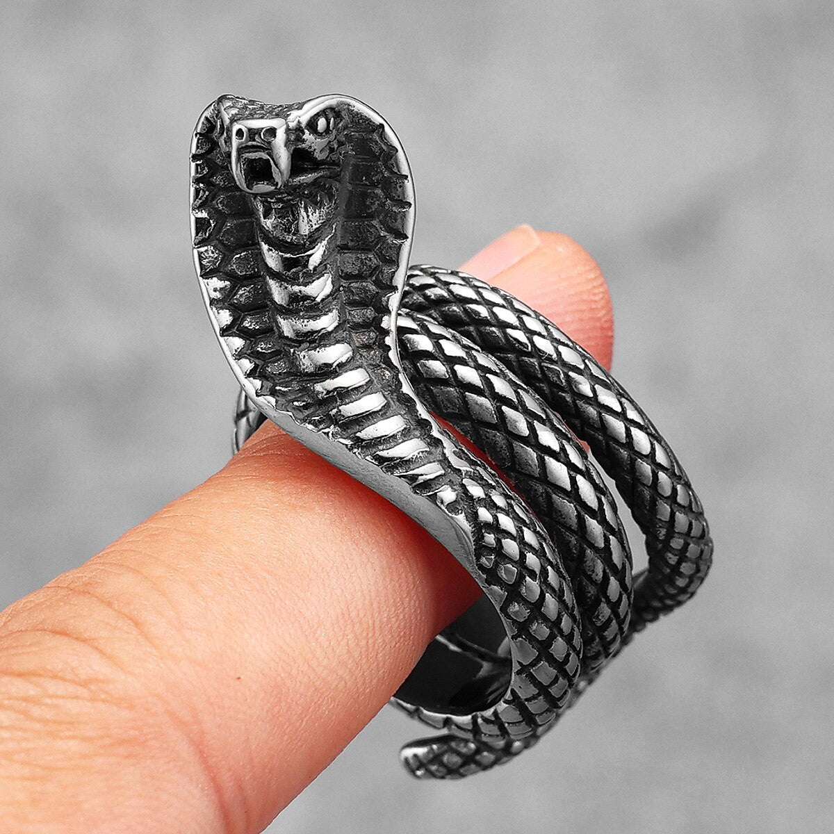 Mens Unique Fashion Man King Cobra Snake No Fade Stainless Steel Rings