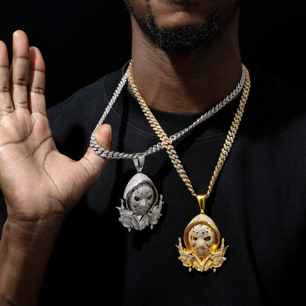 Hip_hop_heavyweights _Exploring the World of Moissanite Chains and Pendants