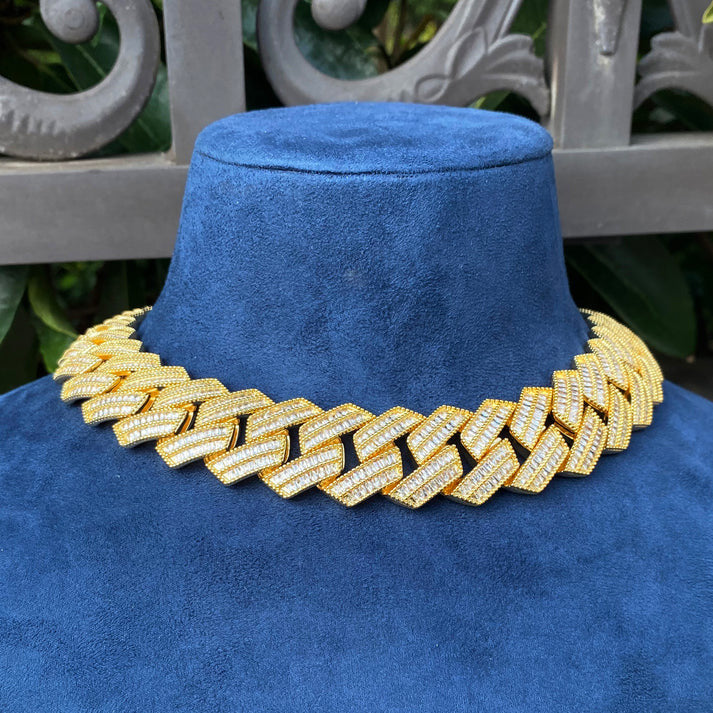 The Big Dog | 30mm VVS Diamond CZ Miami Cuban Link Hip Hop Chain Necklace