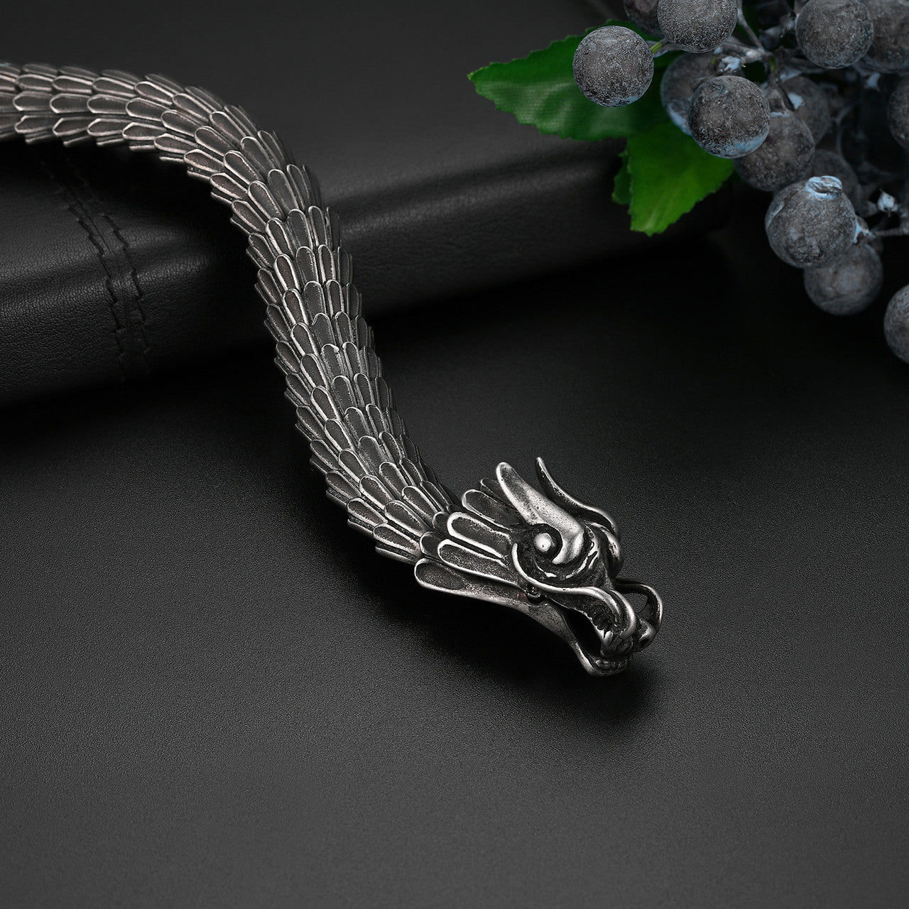 Men&#39;s Street Wear Dragon Stainless Steel Bracelets