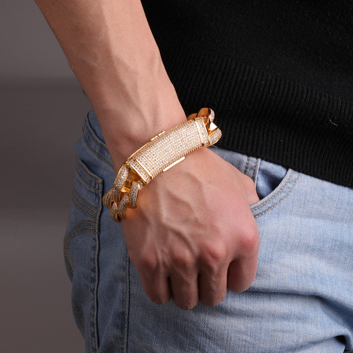 The Cuban King | 18mm VVS Diamond CZ Iced Blinged Out Hip Hop Cuban Link Bracelet