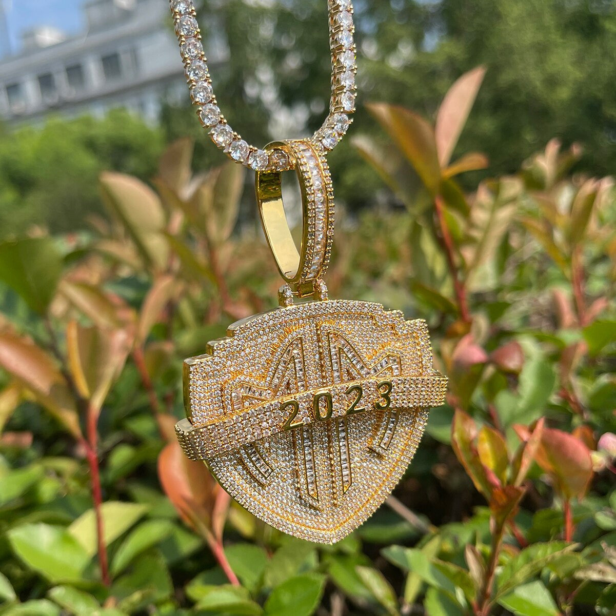 Mens Iced Blinged Out 2023 Shield Prong Set Hip hop Pendant Chain