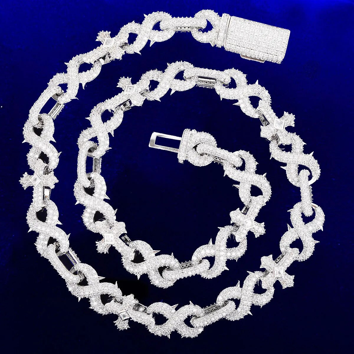 Infinity Spike | Beautiful 4 Prong Set 20mm Infinity VVS Diamond