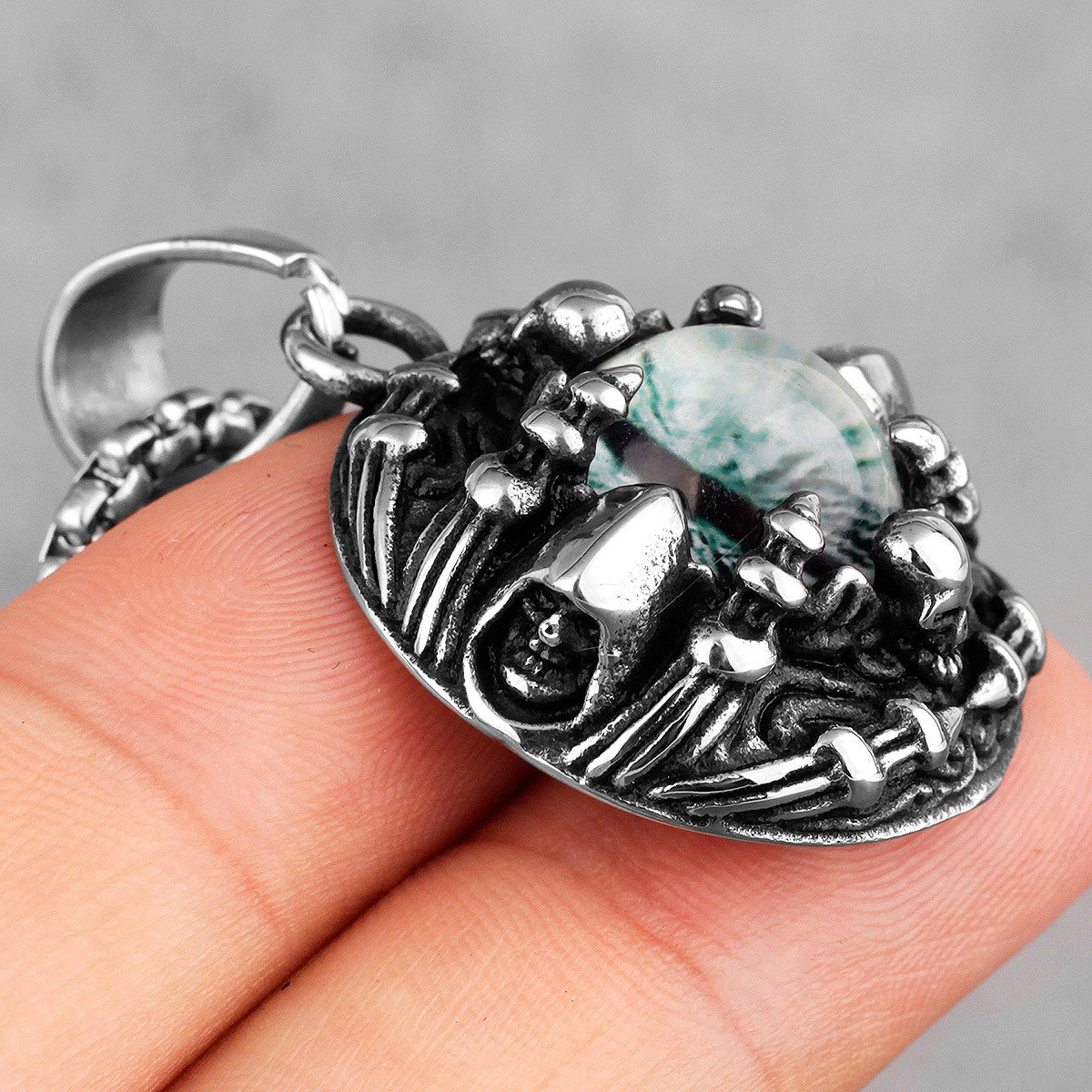 Cthulhu Eye | Men's Dark Mysterious No Fade Stainless Steel Bold Fashion Pendant