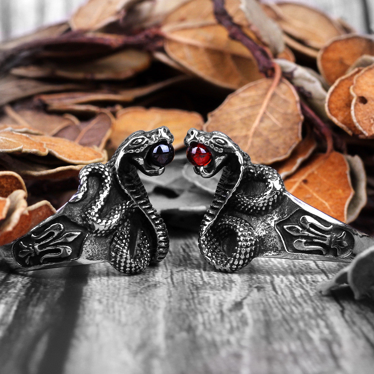 Mens No Fade Stainless Steel Coiled Cobra Snake Street Wear Vintage Rings