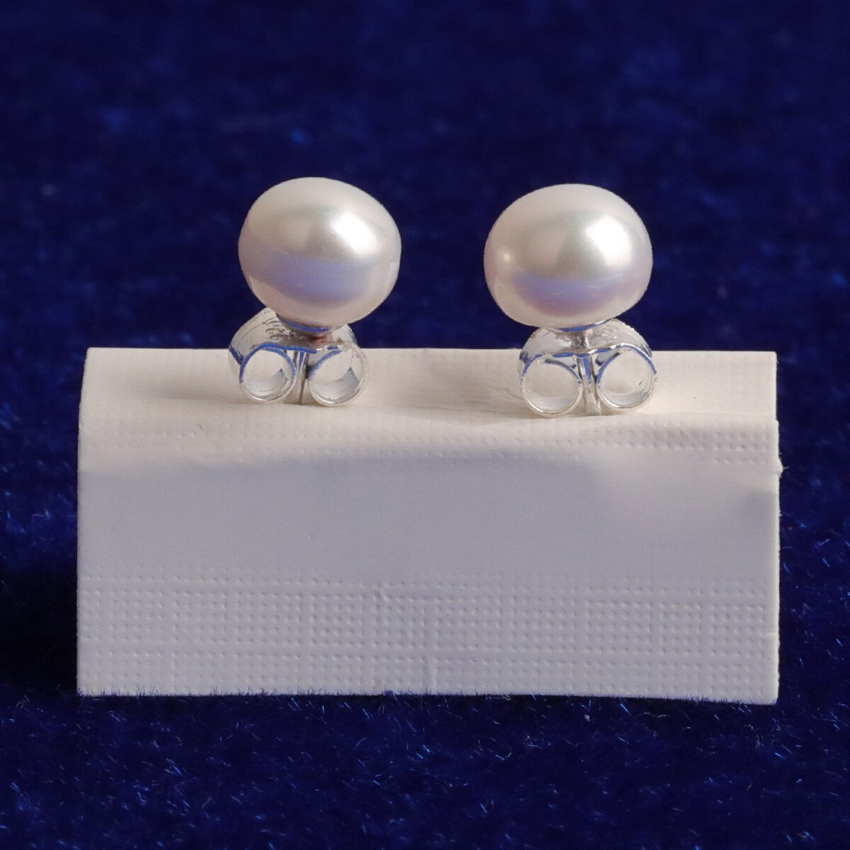 Ladies High Fashion Street Wear Casual Pearl Stud Earrings