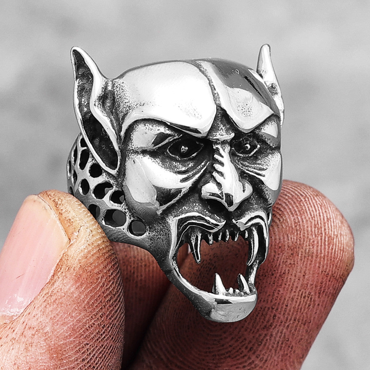 Mens 316L Gothic Vampire No Fade Stainless Steel Street Wear Rings