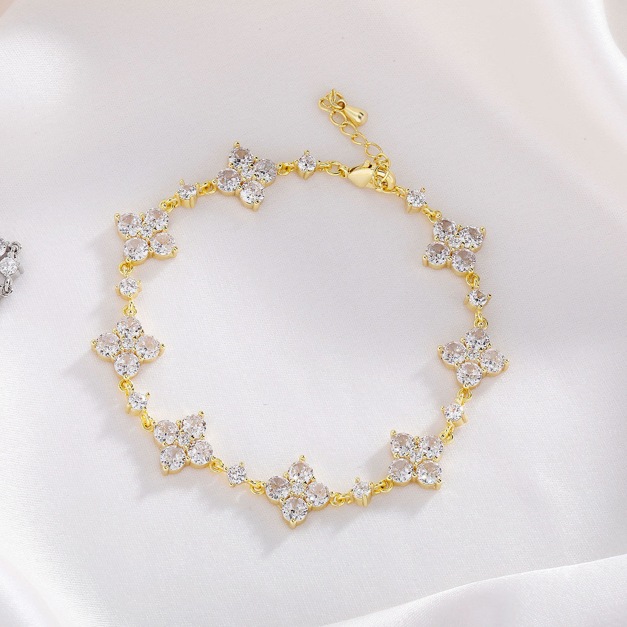 Ladies VVS Diamond CZ Iced Blinged Out Colorful Clover 7Inch Bracelet