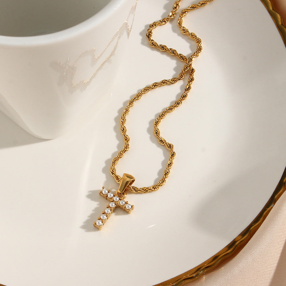 18k Gold No Fade Stainless Steel PVD Tarnish Free Elegant Pearl Letter Necklace