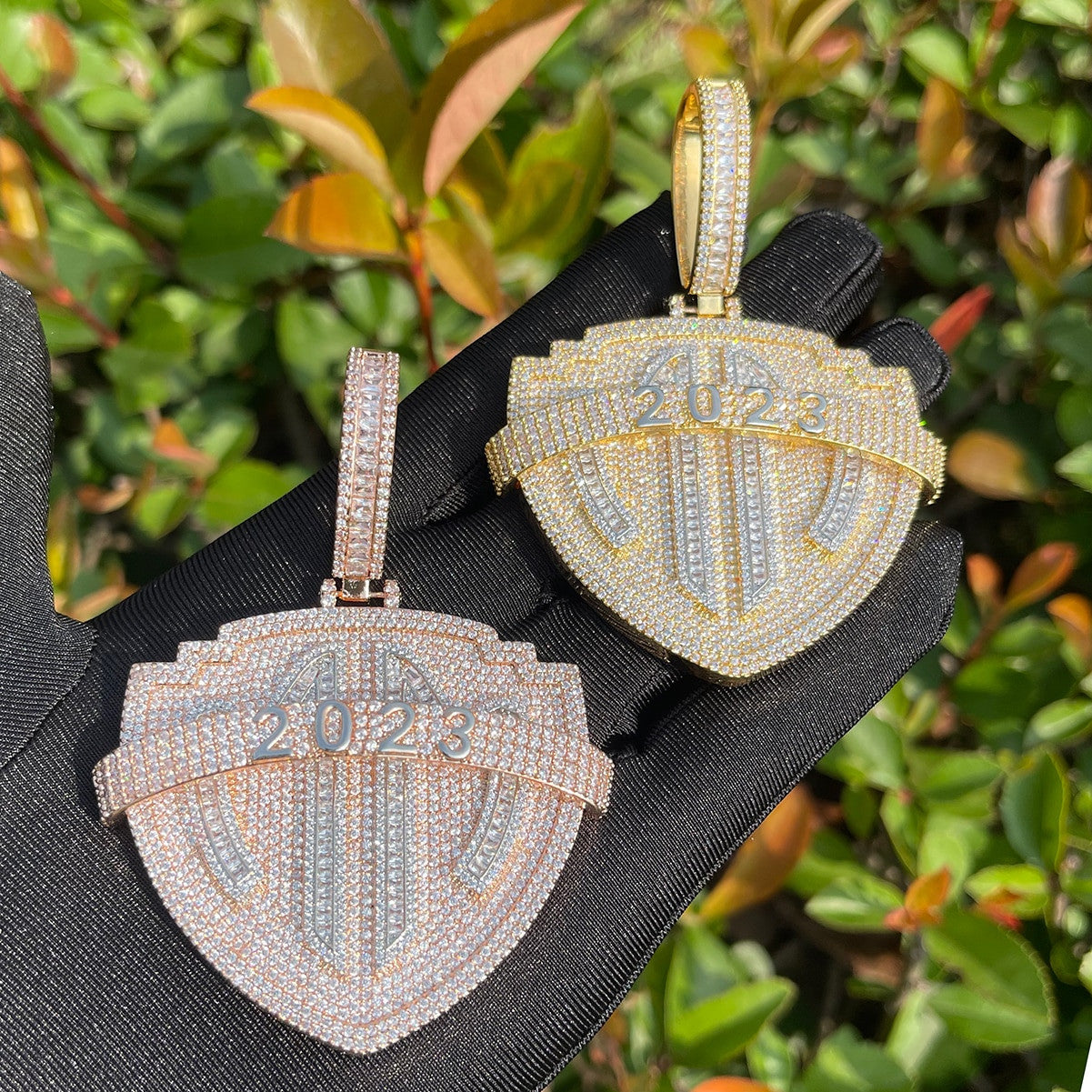 Mens Iced Blinged Out 2023 Shield Prong Set Hip hop Pendant Chain Necklace