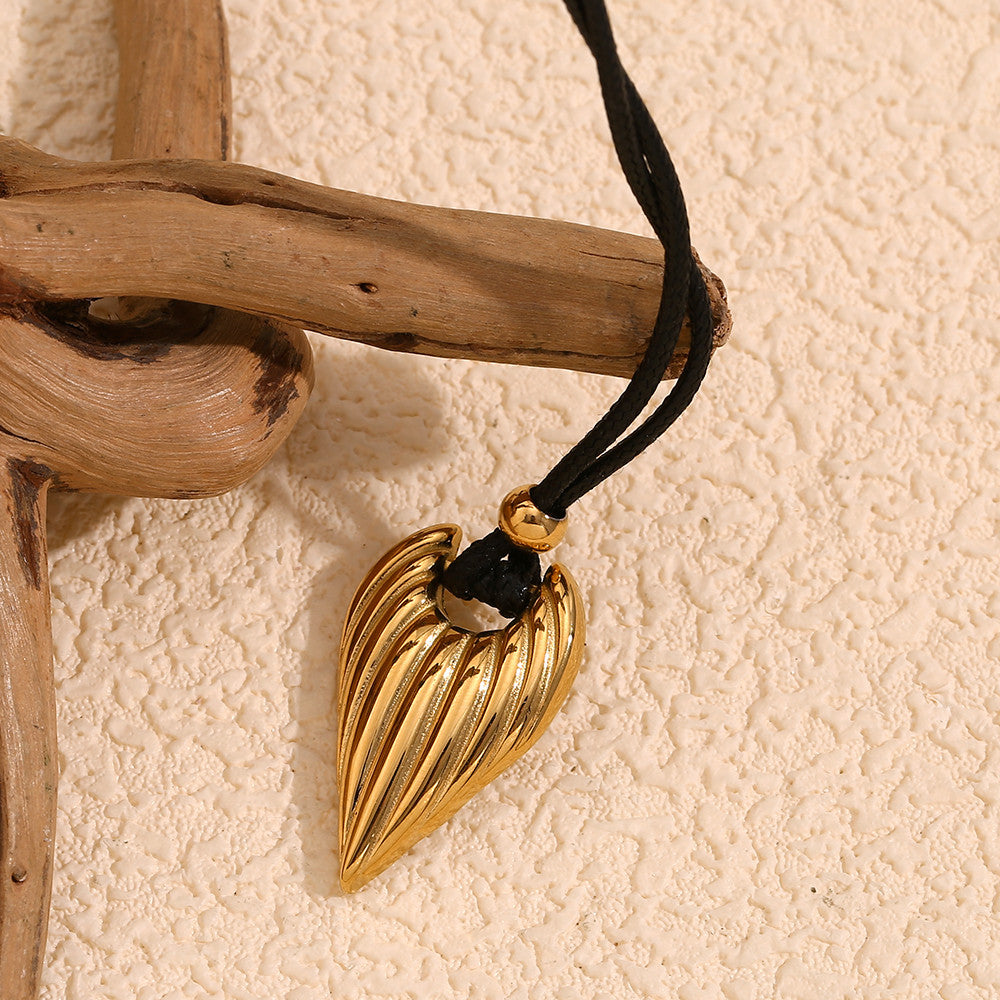 Waterproof Gold Stainless Steel Art Deco Love Heart Leather Rope Necklace
