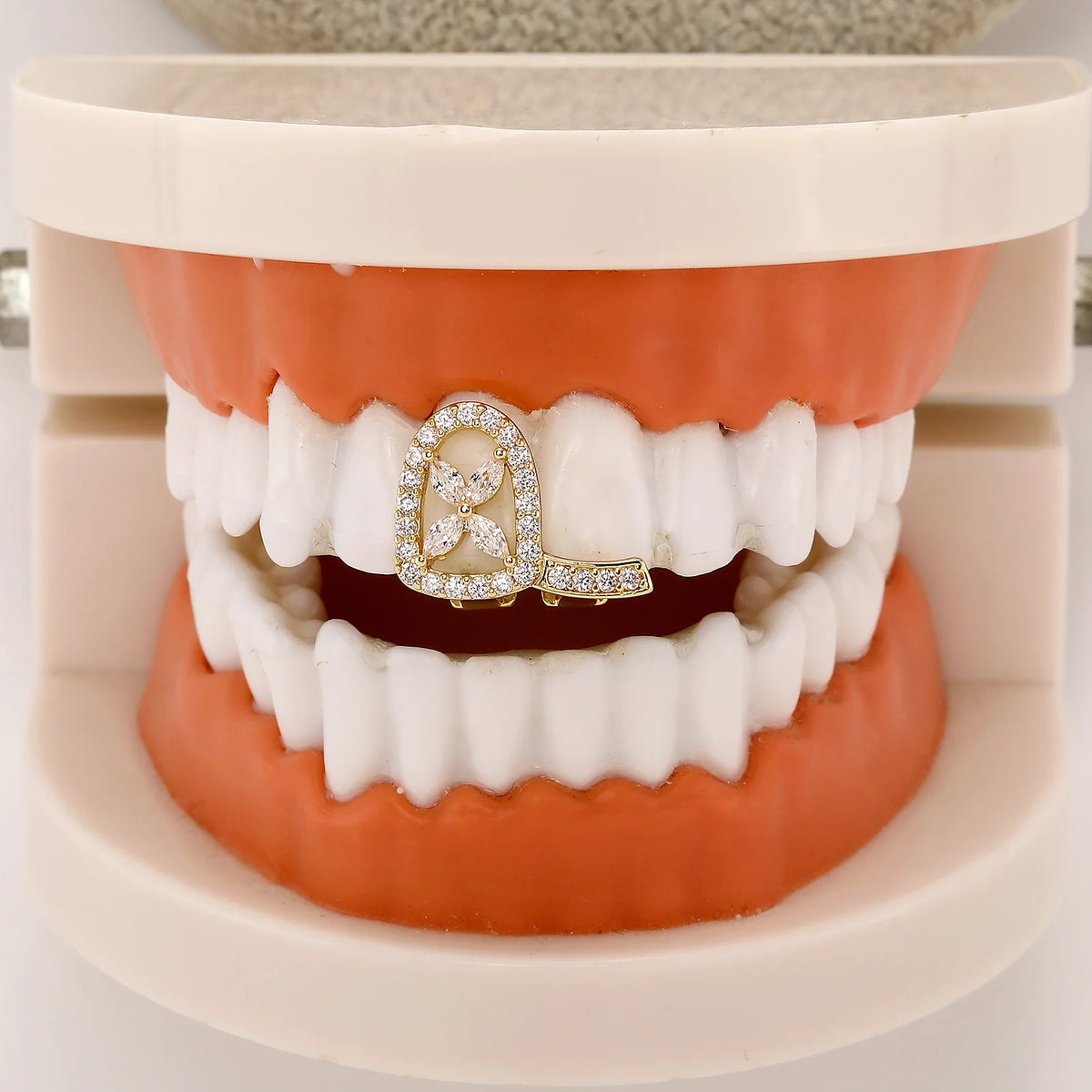 The Flower | Double Four-leaf Flower Iced Blinged  Out Hollow Horizontal Bar Tooth Grillz