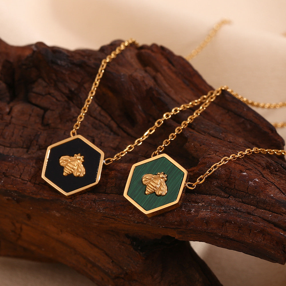 Stainless Steel 18 k Gold Busy Queen Bee Waterproof Chain Necklace Pendant