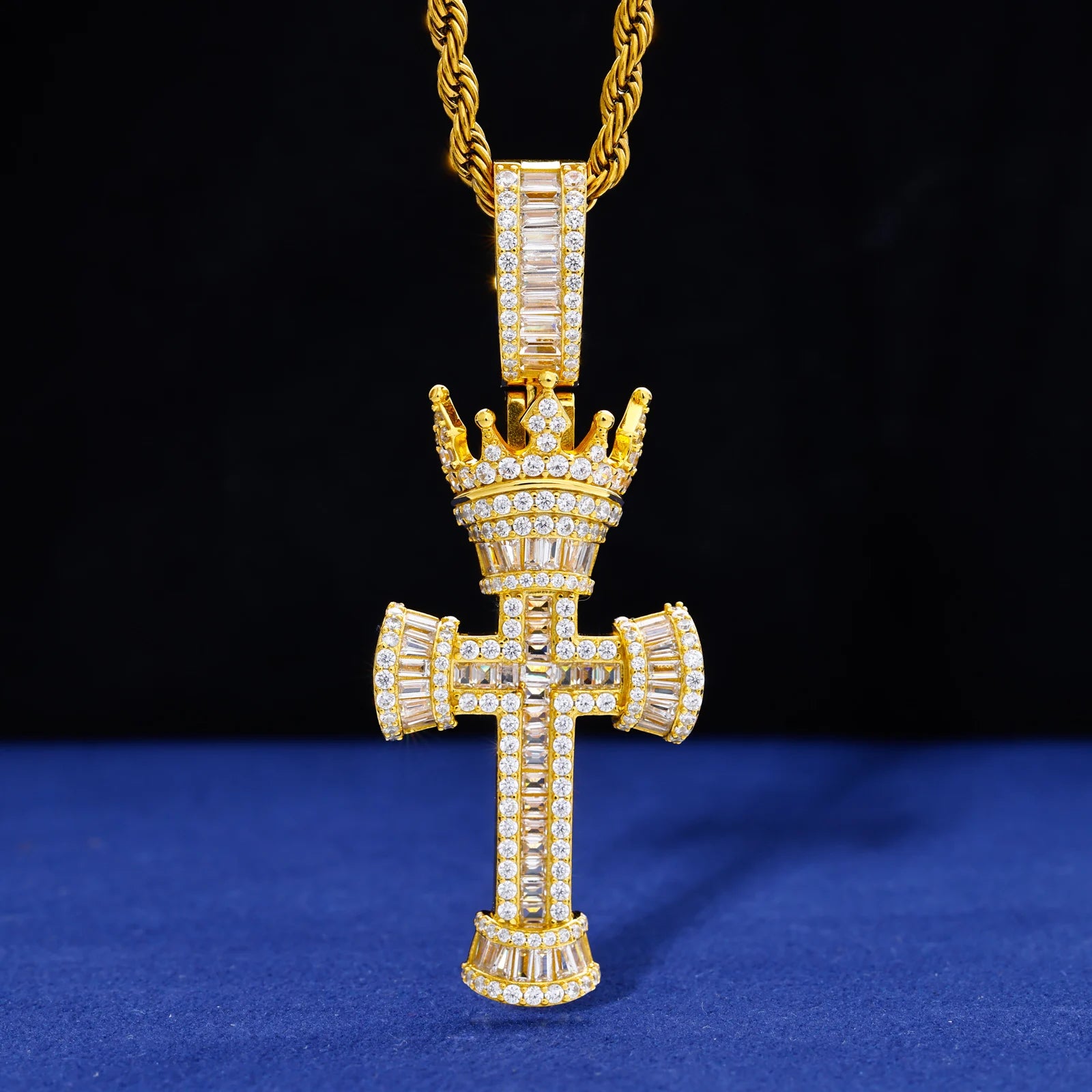 Crown Of Kings | Solid 925 Sterling Silver D VVS1 Moissanite Crown Of Kings Cross Pendant
