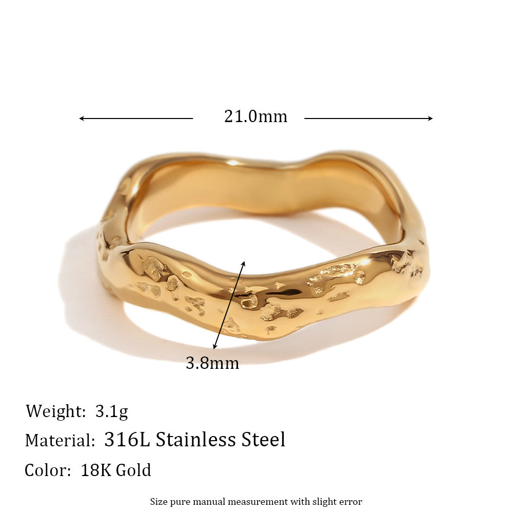 Ladies 18k Gold Striped Cross Wave Spring Shaped Hammered Pattern Tarnish Free Rings