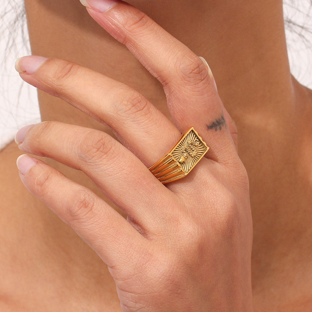 Snake Charmer | Waterproof 18k Gold Stainless Steel Waterproof Snake Engraved Ring