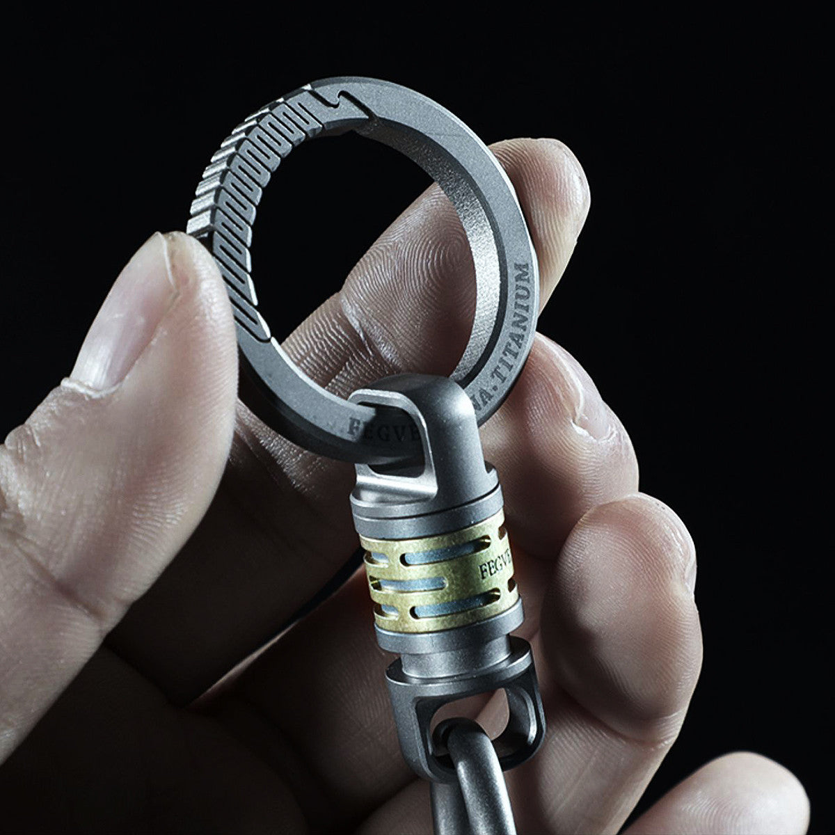 The Quickdraw | No Fade Titanium Luxury Car Key Ring Holder Key Chain