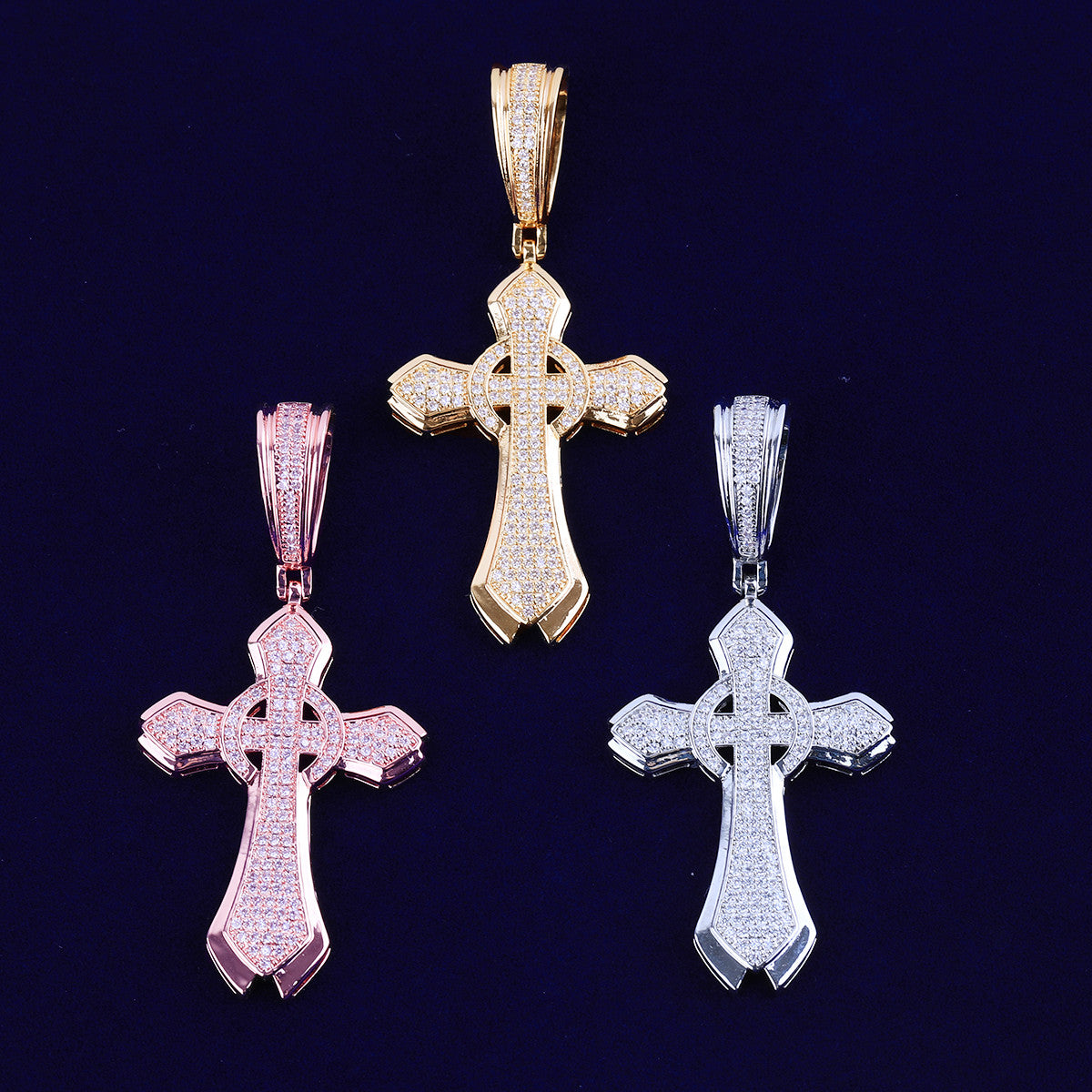 Circle Cross | VVS Diamond CZ Iced Blinged Out Hip Hop Prong Set Cross Pendant