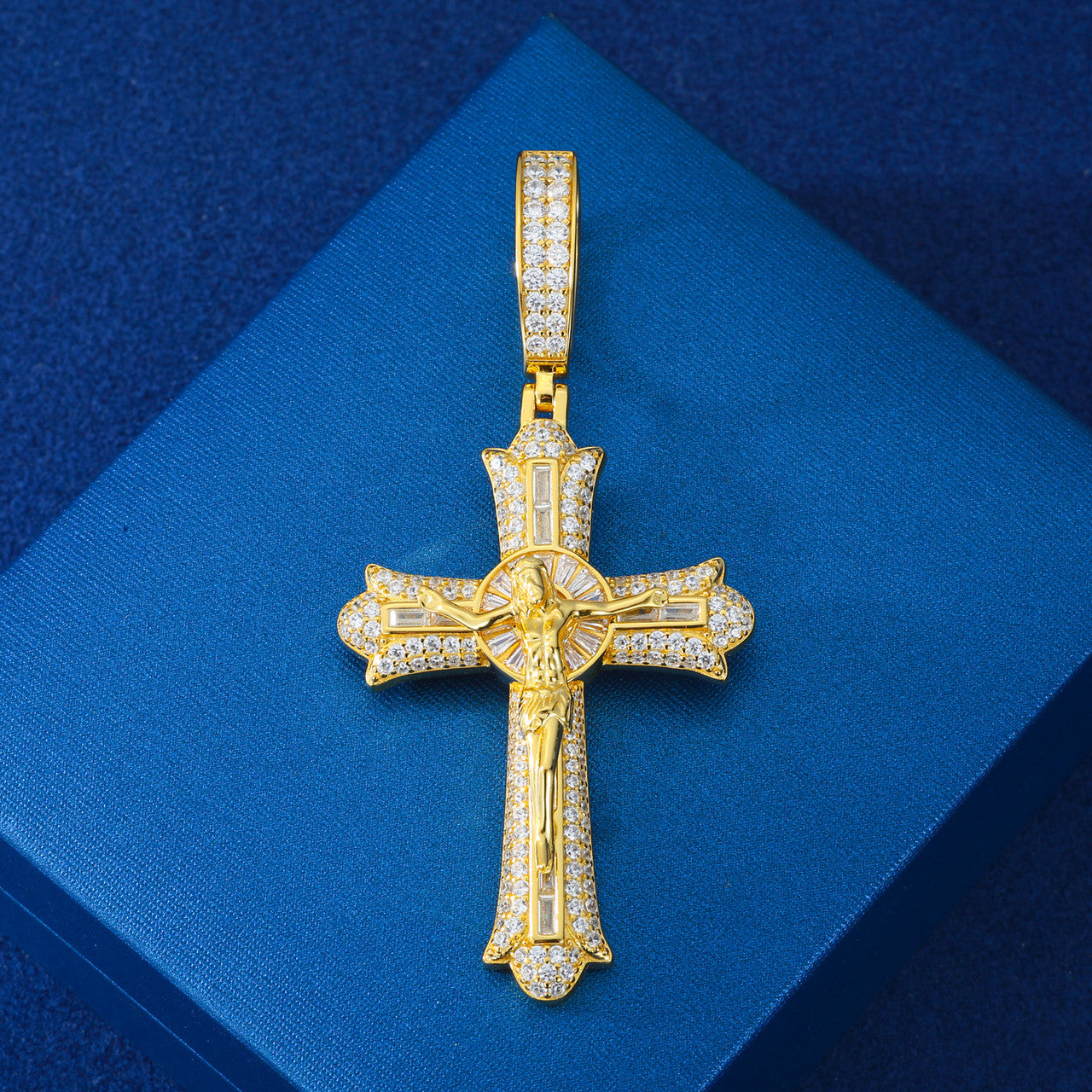 18k Gold Solid 925 Sterling Silver Jesus Crucifix D VVS Moissanite Diamond Cross Pendant