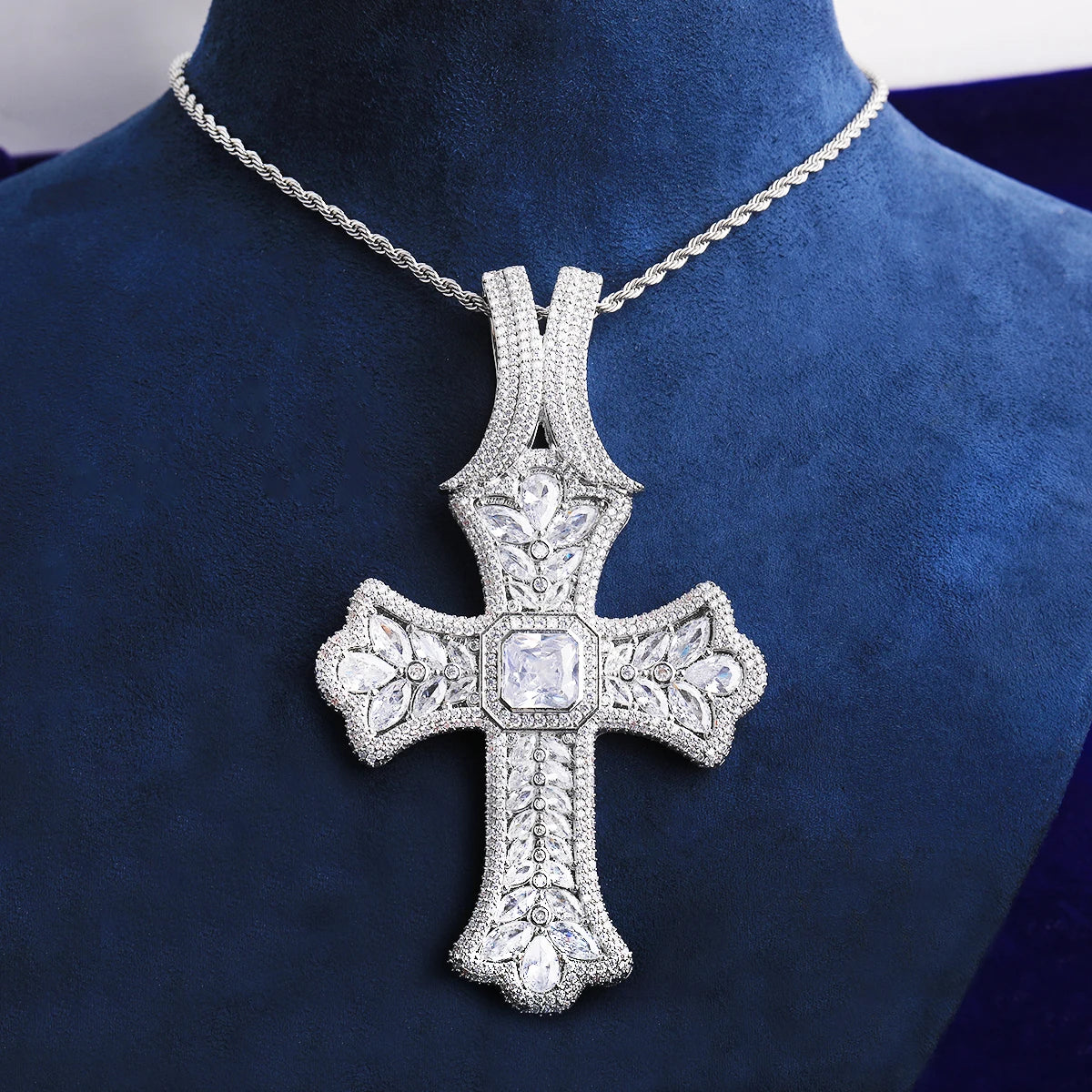 Royalty Kings | VVS Diamond CZ 5AA+ Luxury Royalty Hip Hop Cross Pendant