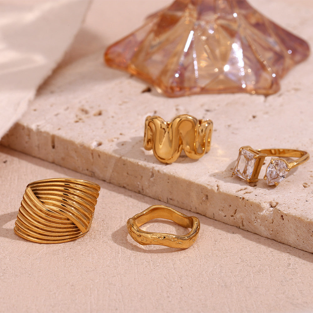 Ladies 18k Gold Striped Cross Wave Spring Shaped Hammered Pattern Tarnish Free Rings