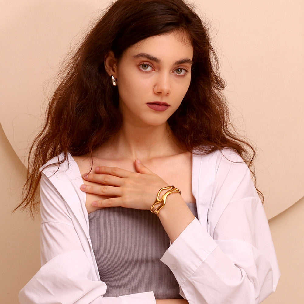 Ladies Exaggerated Wave 18k Gold Waterproof Stainless Steel Hollow Bracelet