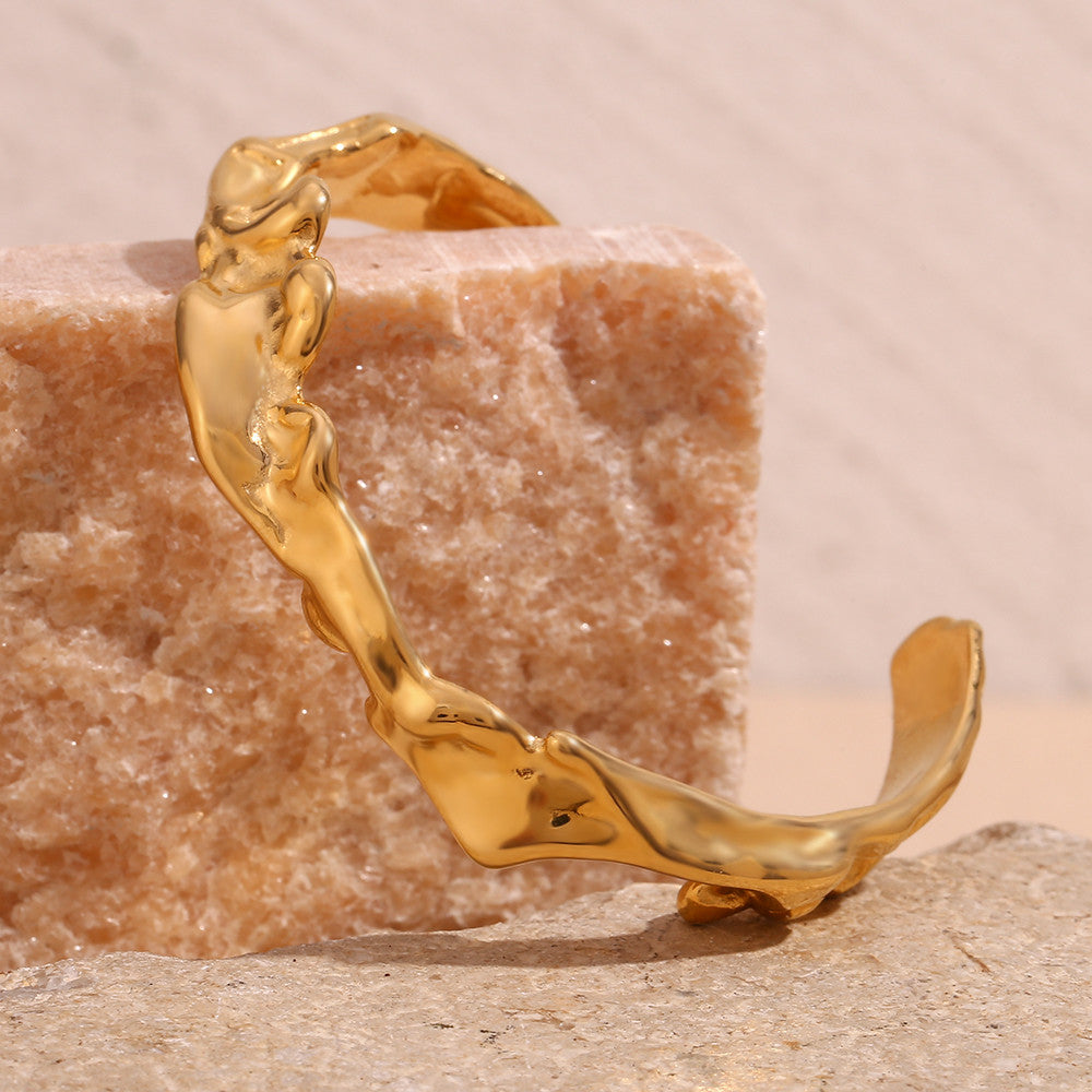 Women&#39;s 18k Gold Stainless Steel Waterproof Irregular Wave Pattern Bracelets